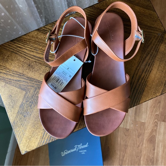 BNIB Universal Thread Billi platform pumps - Picture 2 of 5